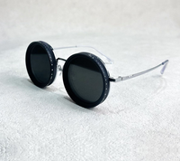 Silberne Bügel + transparente Haken